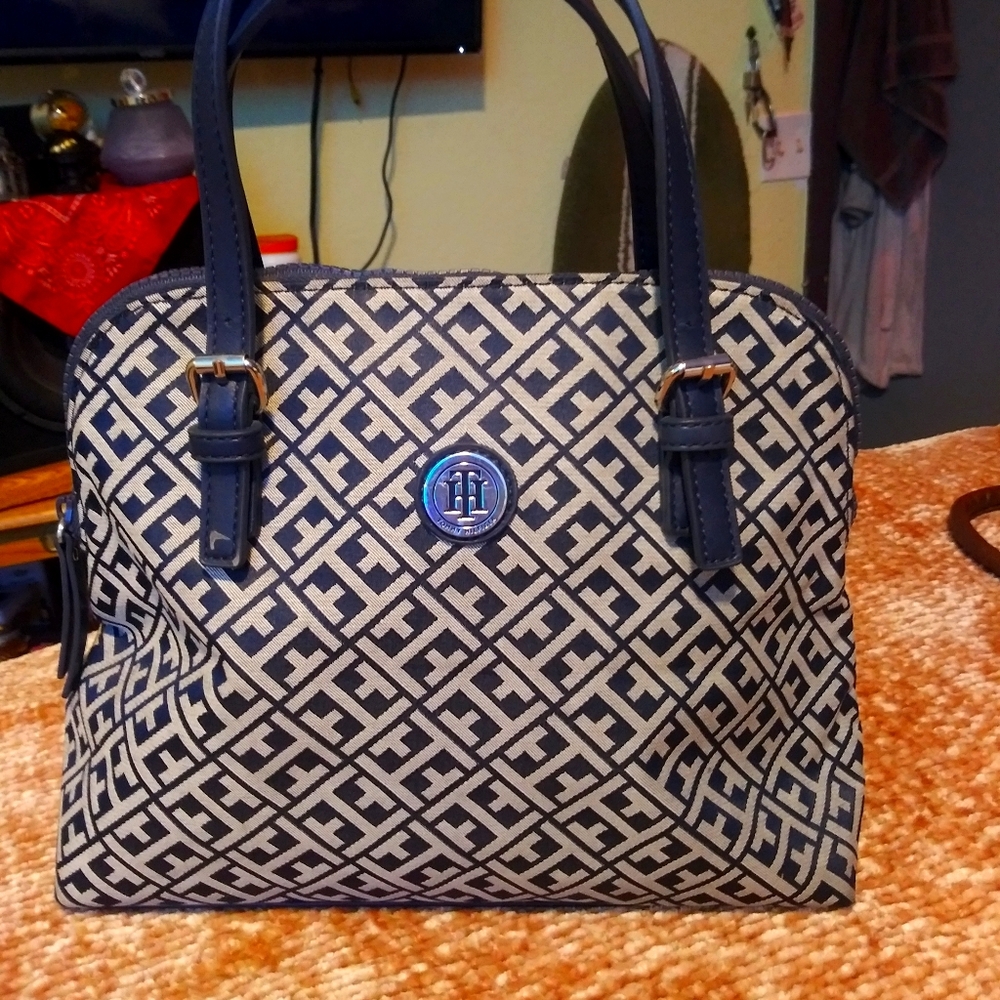 Tommy hilfiger purse